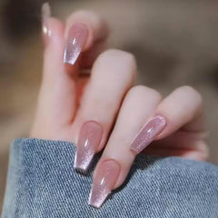TOGZOM close-up of gradient pink and glitter texture highlighting reflective cat-eye shimmer