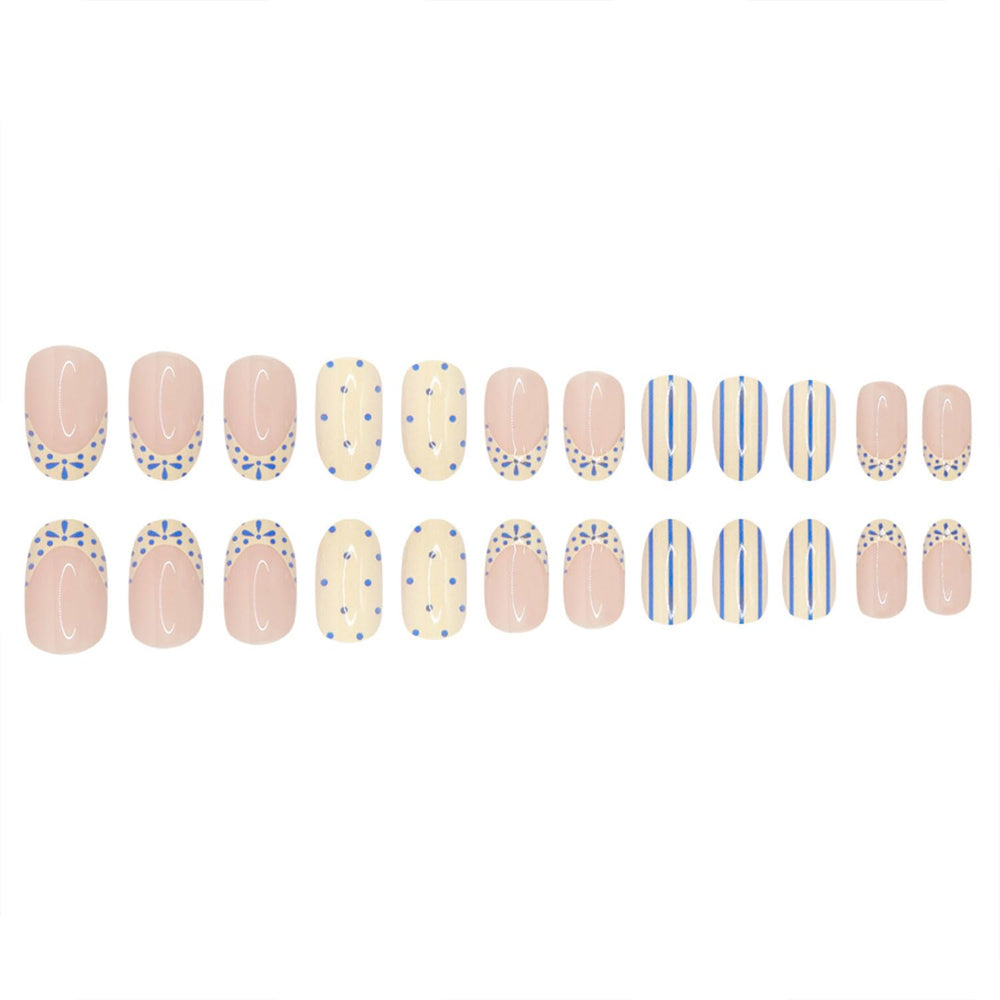 Toypoels hand model wearing the press-on nails illustrating instant polished manicure