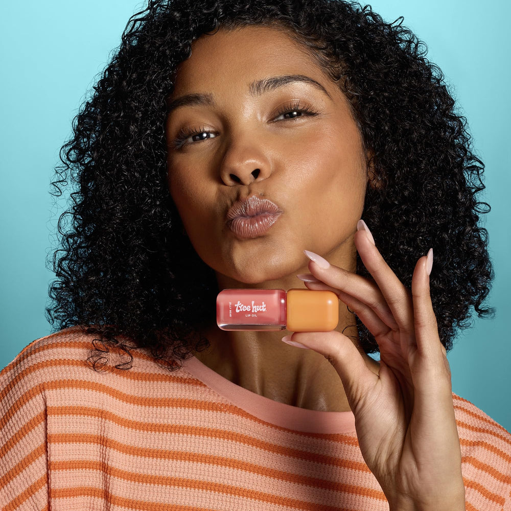 Tree Hut plush applicator close-up for smooth, even application benefit