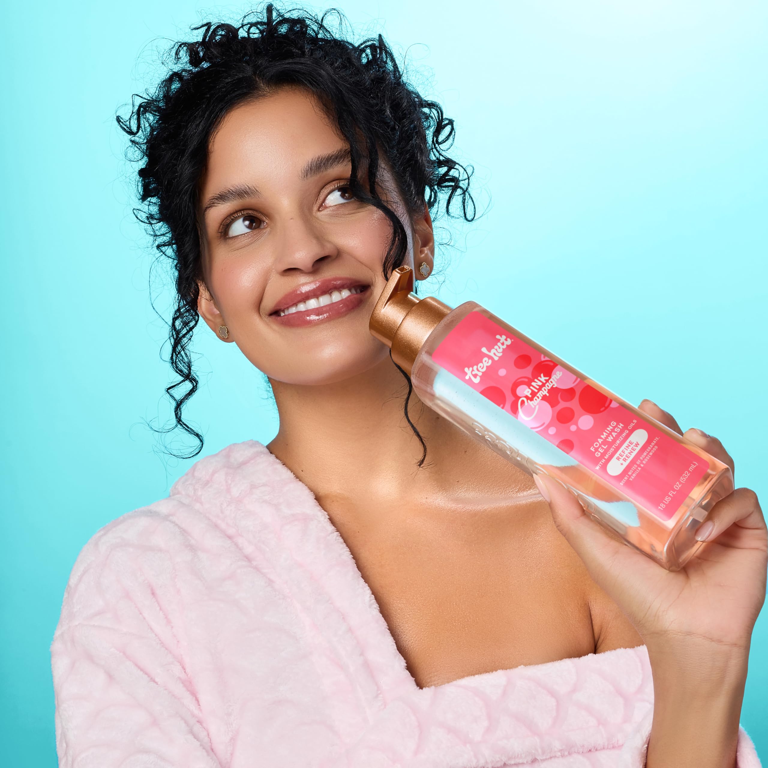 Tree Hut gel texture close-up highlights creamy foaming and hydration