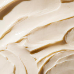 Tree Hut pistachio oil drop close-up illustrating lightweight conditioning
