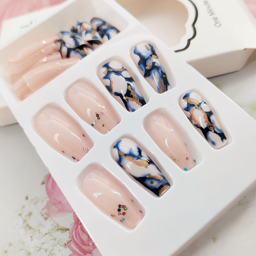 TUZANDW press-on nails worn on hand, demonstrates wearable medium length and elegance