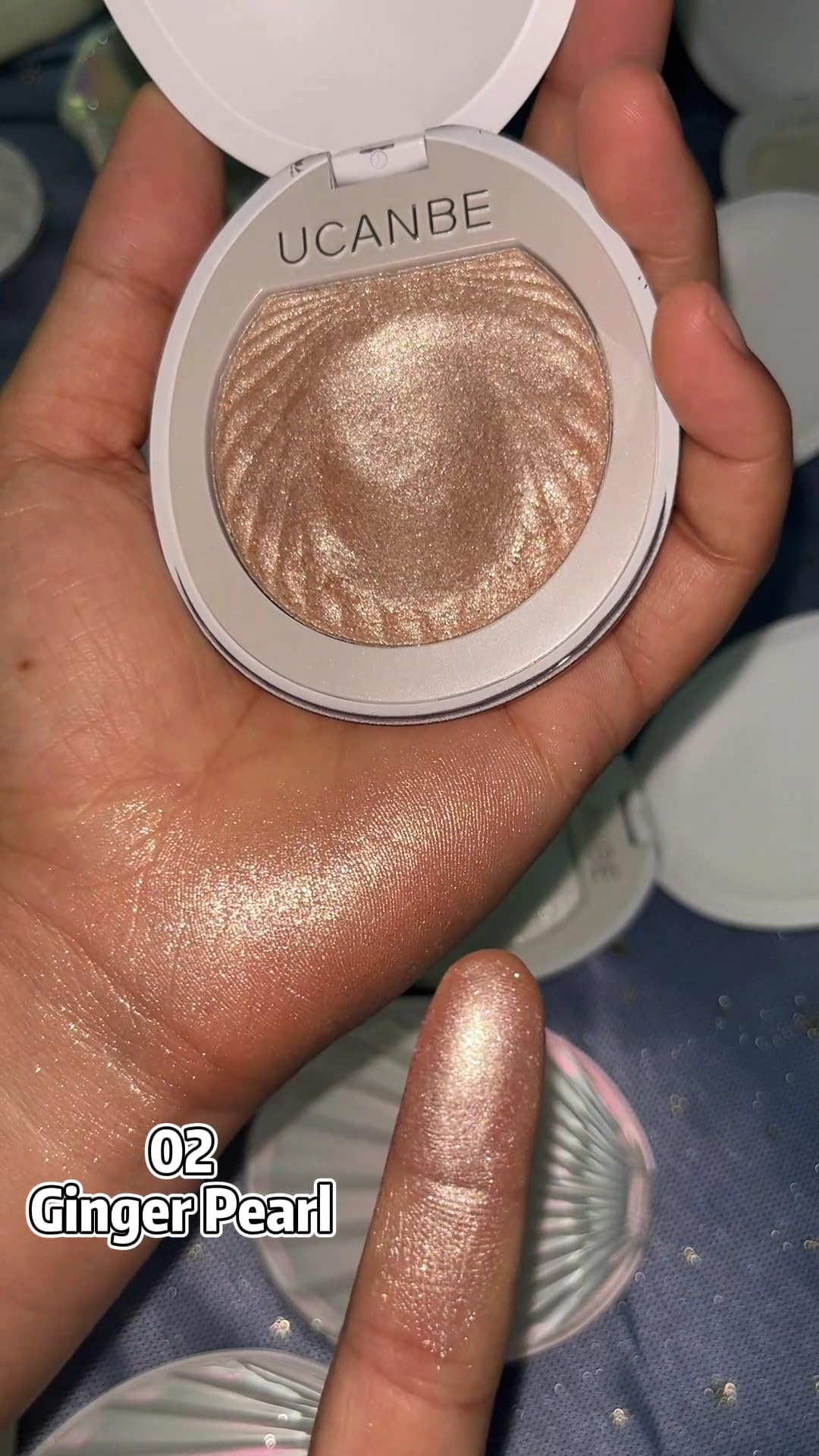 UCANBE open pan displaying gel-to-powder texture for smooth blending