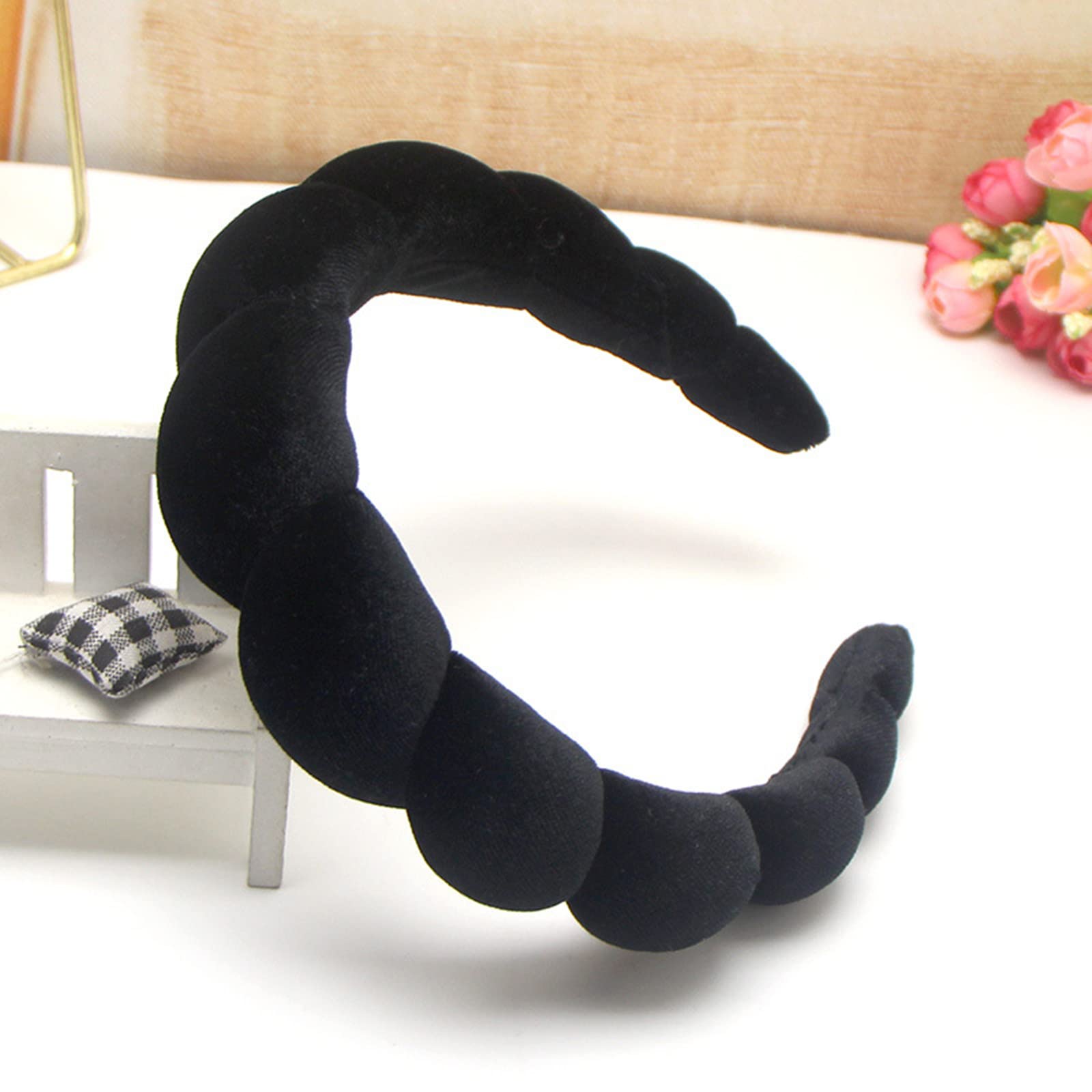Uchyius inner padding detail revealing cushioned core for comfortable wear benefit