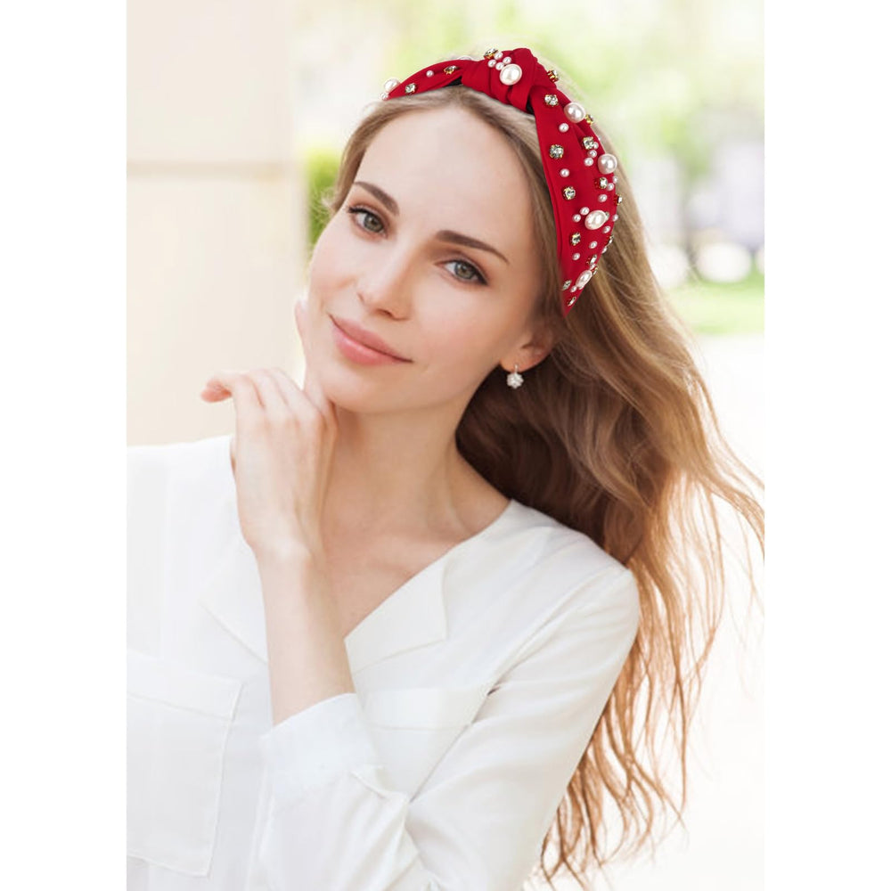 Uintoon headband in use on woman with wavy hair demonstrating instant style boost