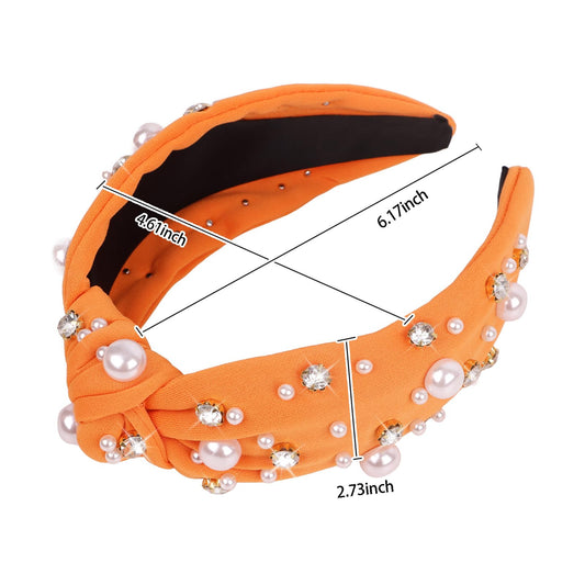 Uintoon close-up of synthetic pearls highlighting natural luster and refined look