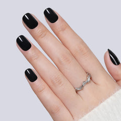 UNA GELLA close-up glossy surface highlighting chip-resistant shine