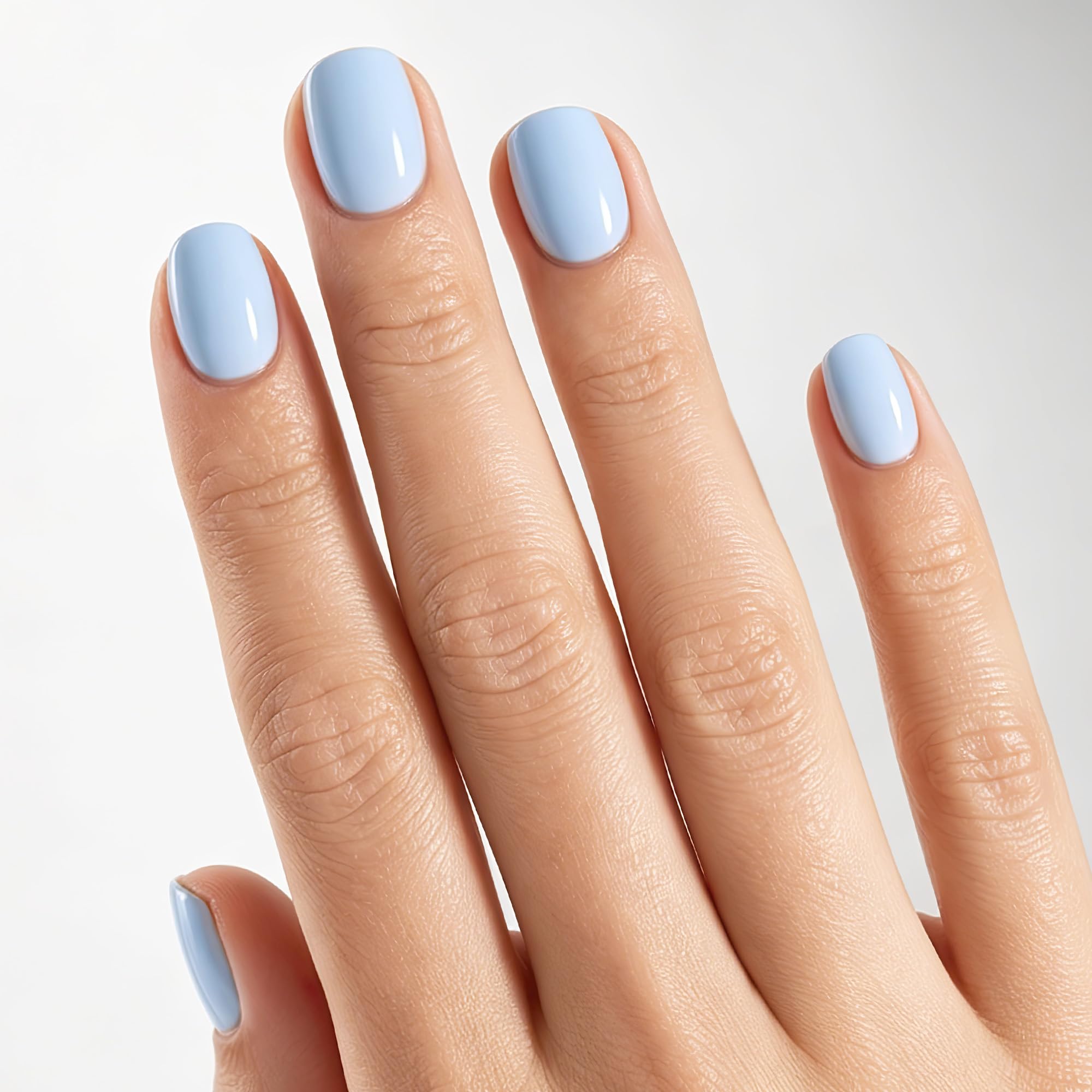 UNA GELLA close-up of nail curve highlighting natural fit and comfort