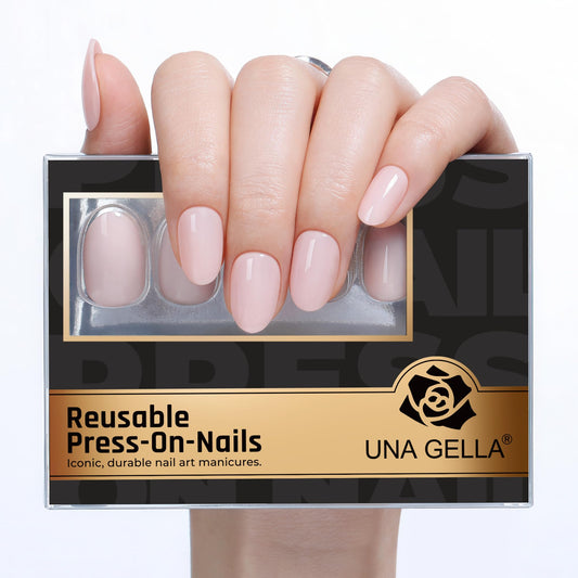 UNA GELLA close-up of soft-gel texture and natural curve for comfortable fit benefit