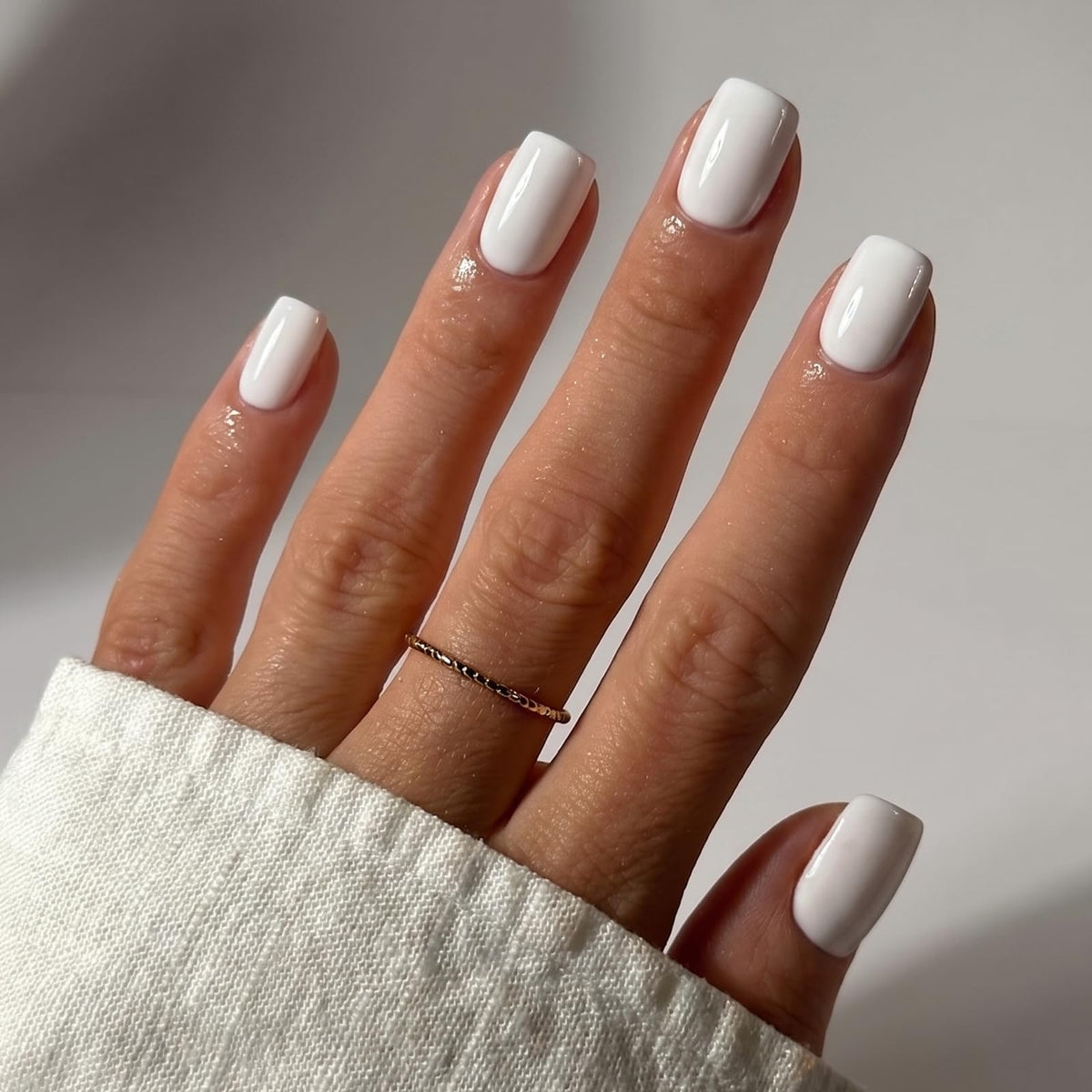 UNA GELLA front packaging showing full press-on nail kit and essentials