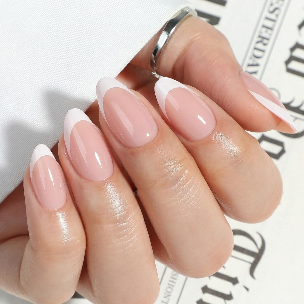 UNA GELLA close-up of nude pink shades highlighting natural look