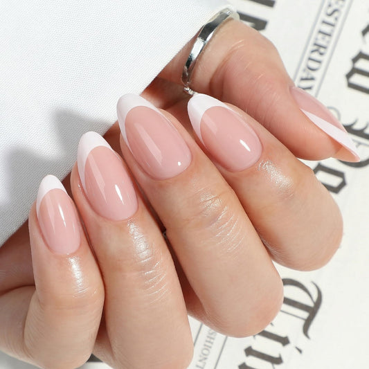 UNA GELLA close-up of nude pink shades highlighting natural look