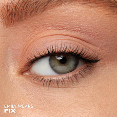 URBAN DECAY close-up of Fix pan texture, smooth velvety finish for blending