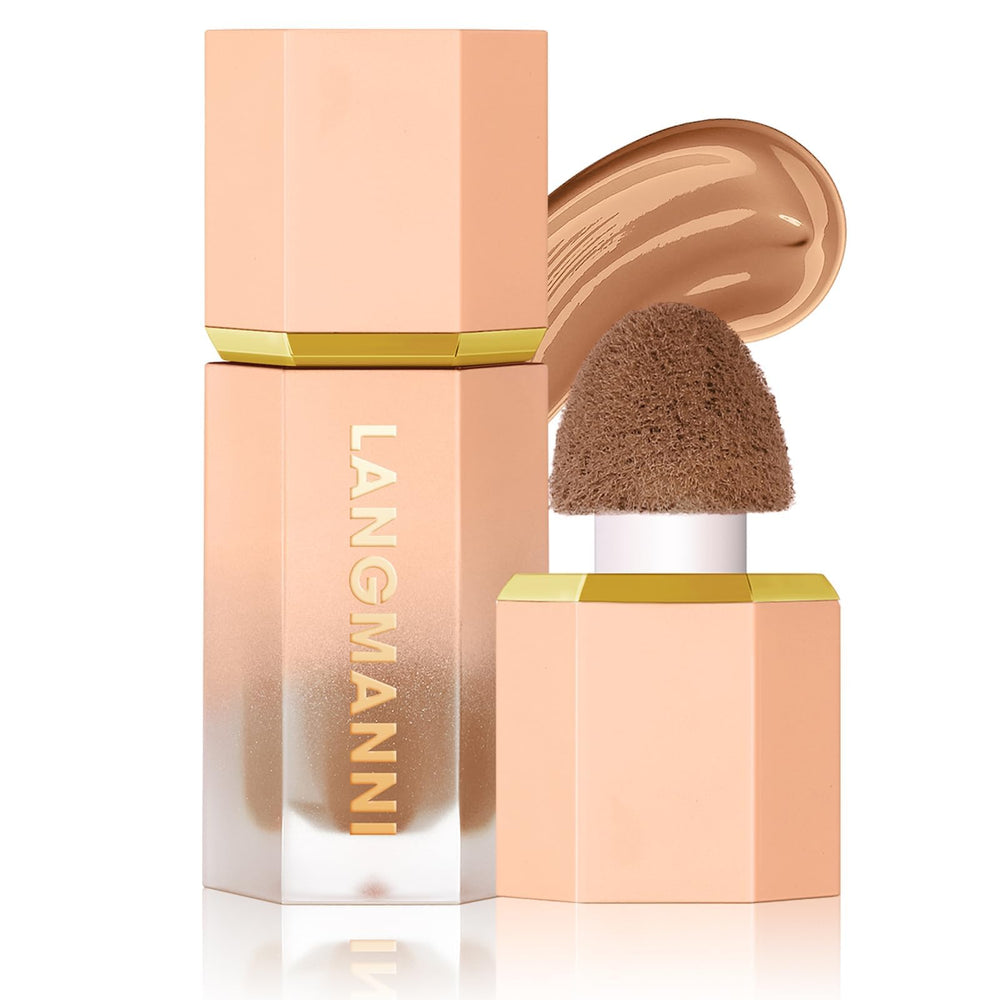 URQT sponge-tip close-up demonstrating precise application and controlled blending