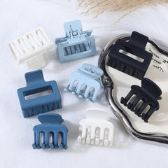 USDNICE clips securing a half-up hairstyle demonstrating stable hold benefit