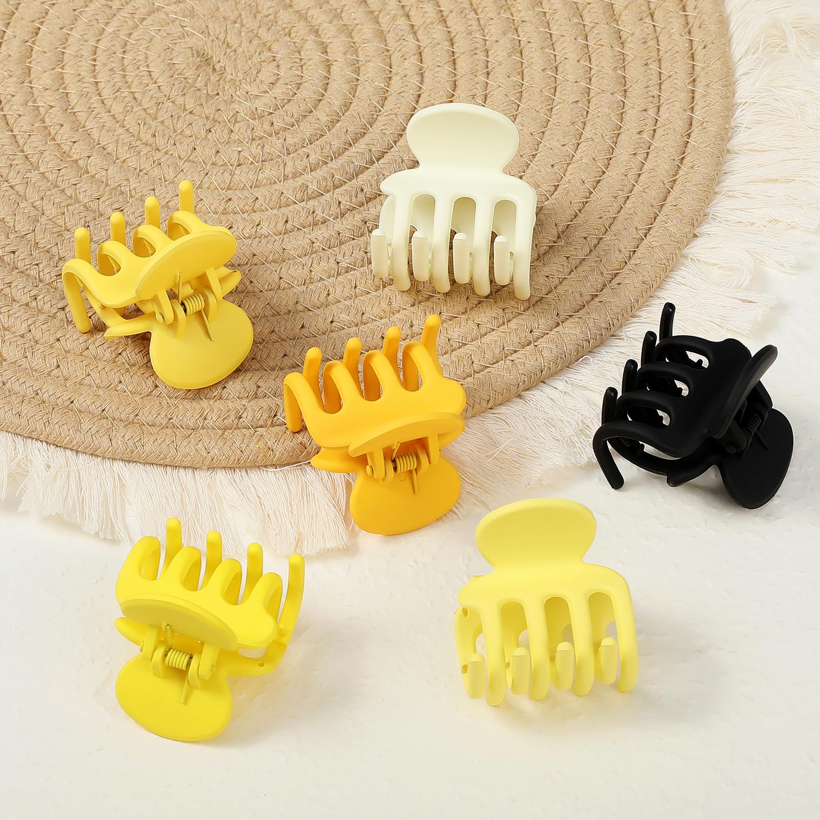 USDNICE clips held in hand showing compact size benefit