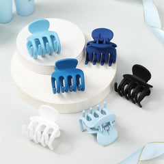 USDNICE clip placed with travel items illustrating convenience and travel-ready benefit