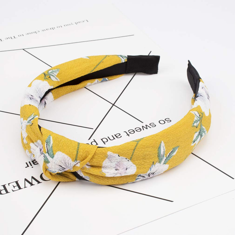 VELSCRUN back elastic band detail demonstrating stretch and secure hold