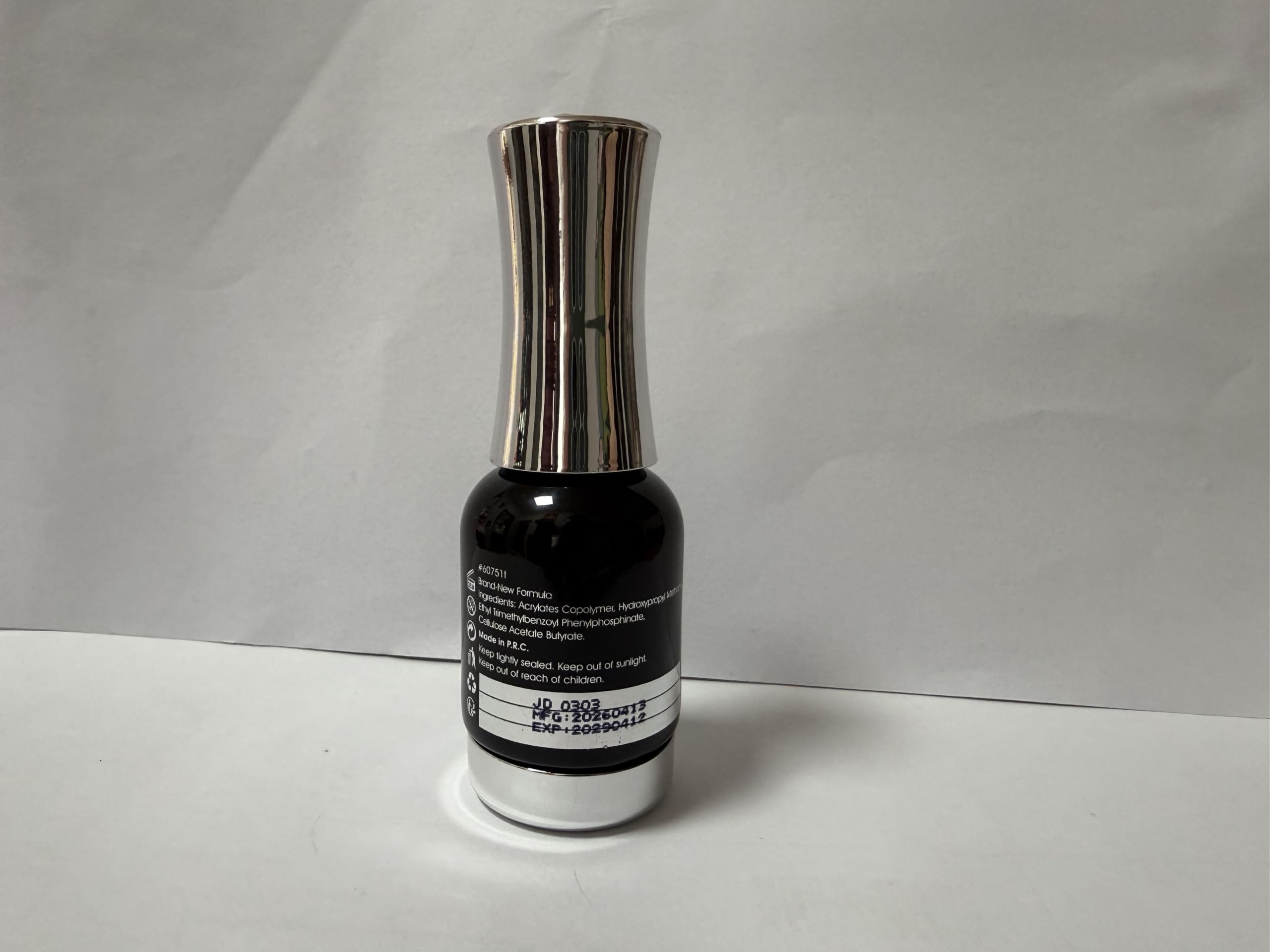 VENALISA top coat texture detail showcasing scratch-resistant shine