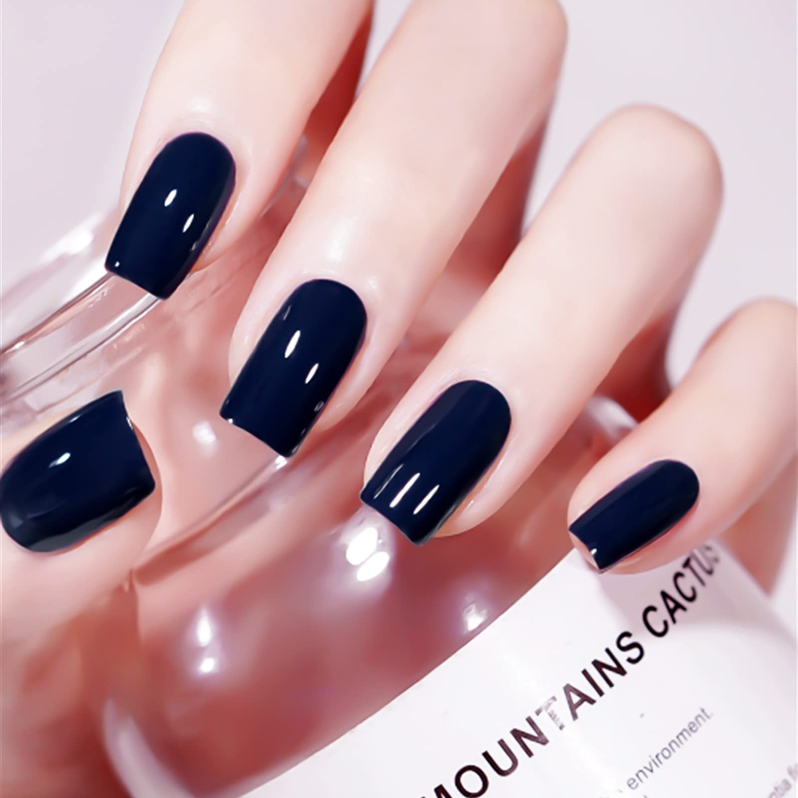 V VENALISA brush stroke demonstrating smooth application and rich pigment