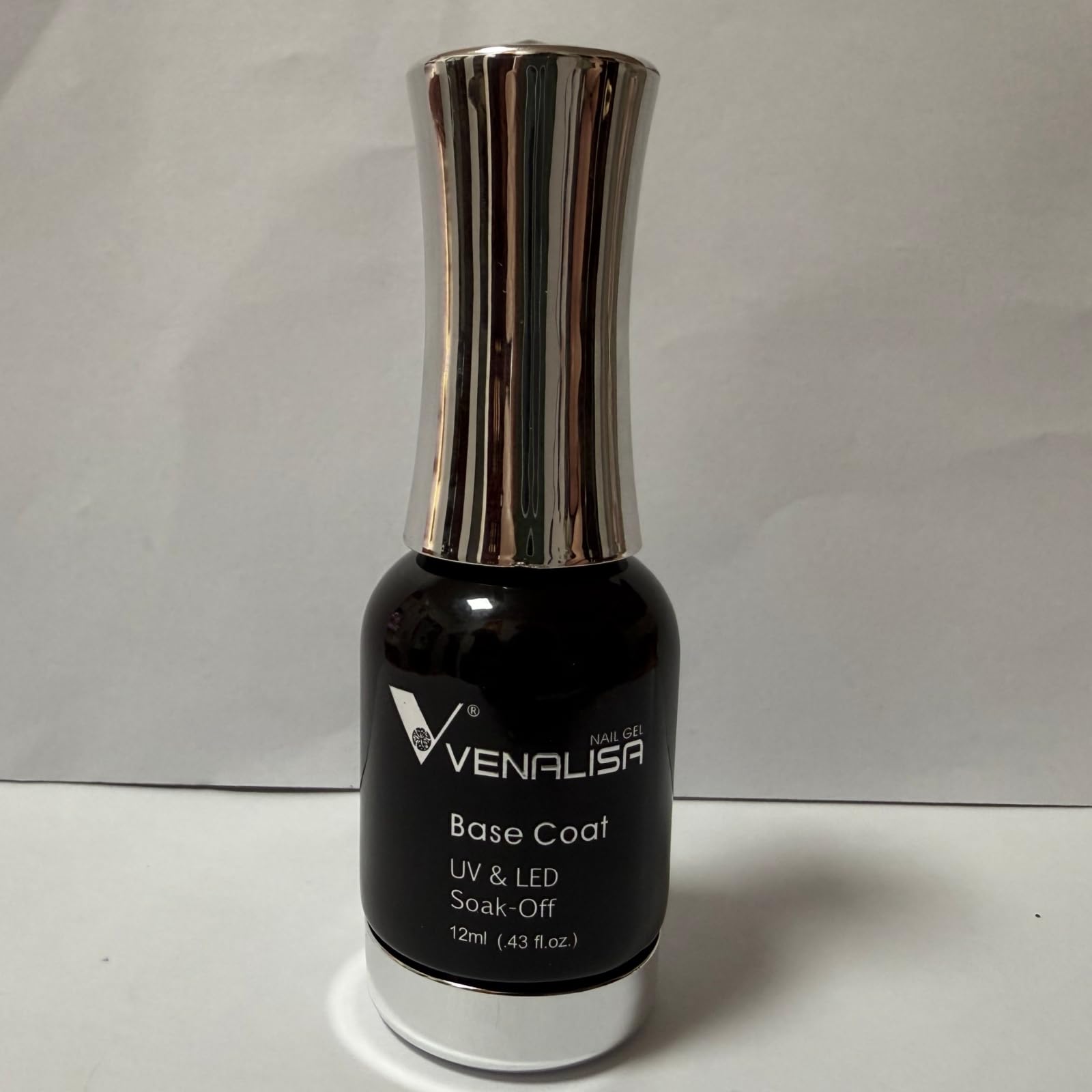 VENALISA with nail gems showing secure adhesion for decorations