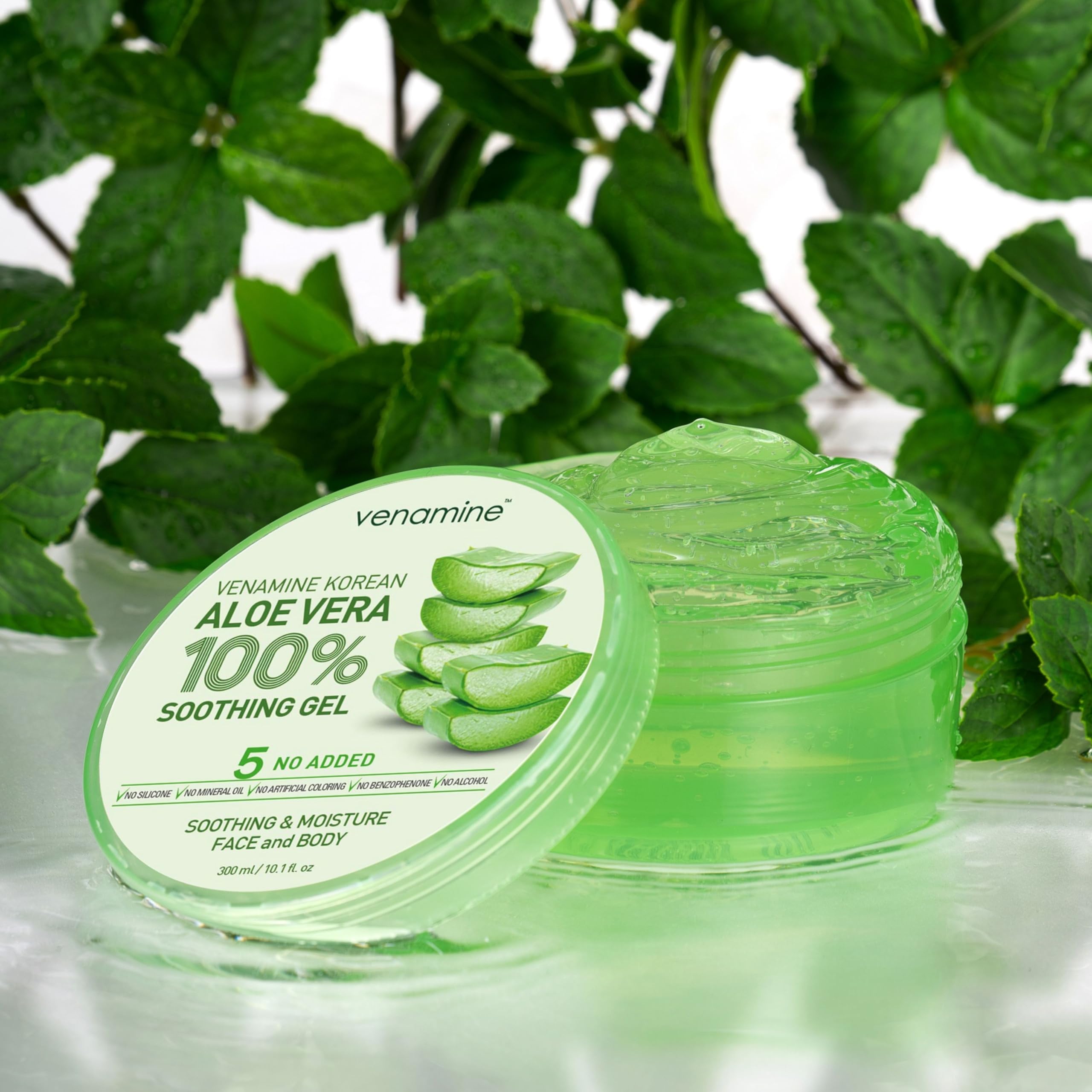 VENAMINE gel texture closeup highlighting smooth hydration and clarity