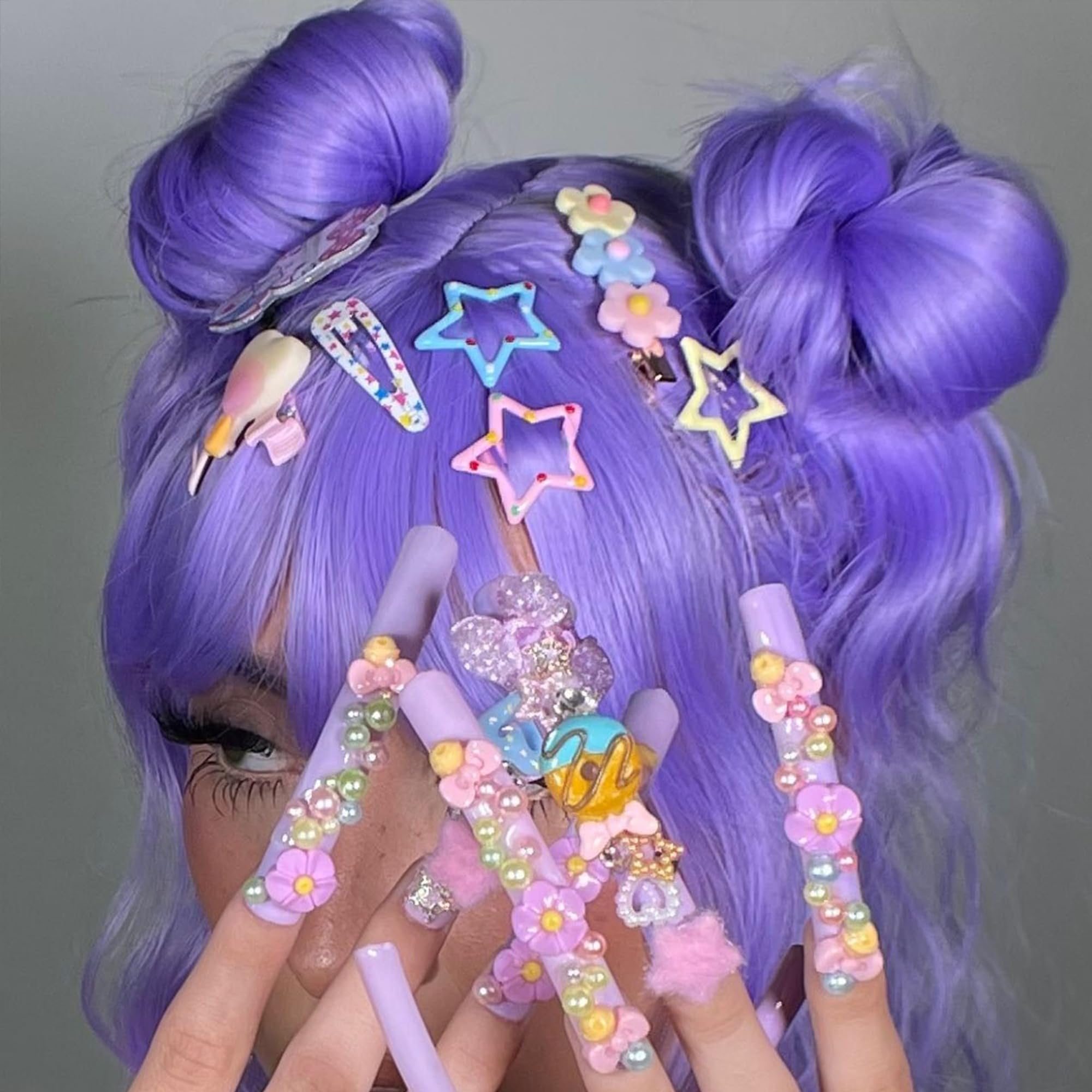 VIBILIA star clip worn in hair side view securing bangs with decorative star