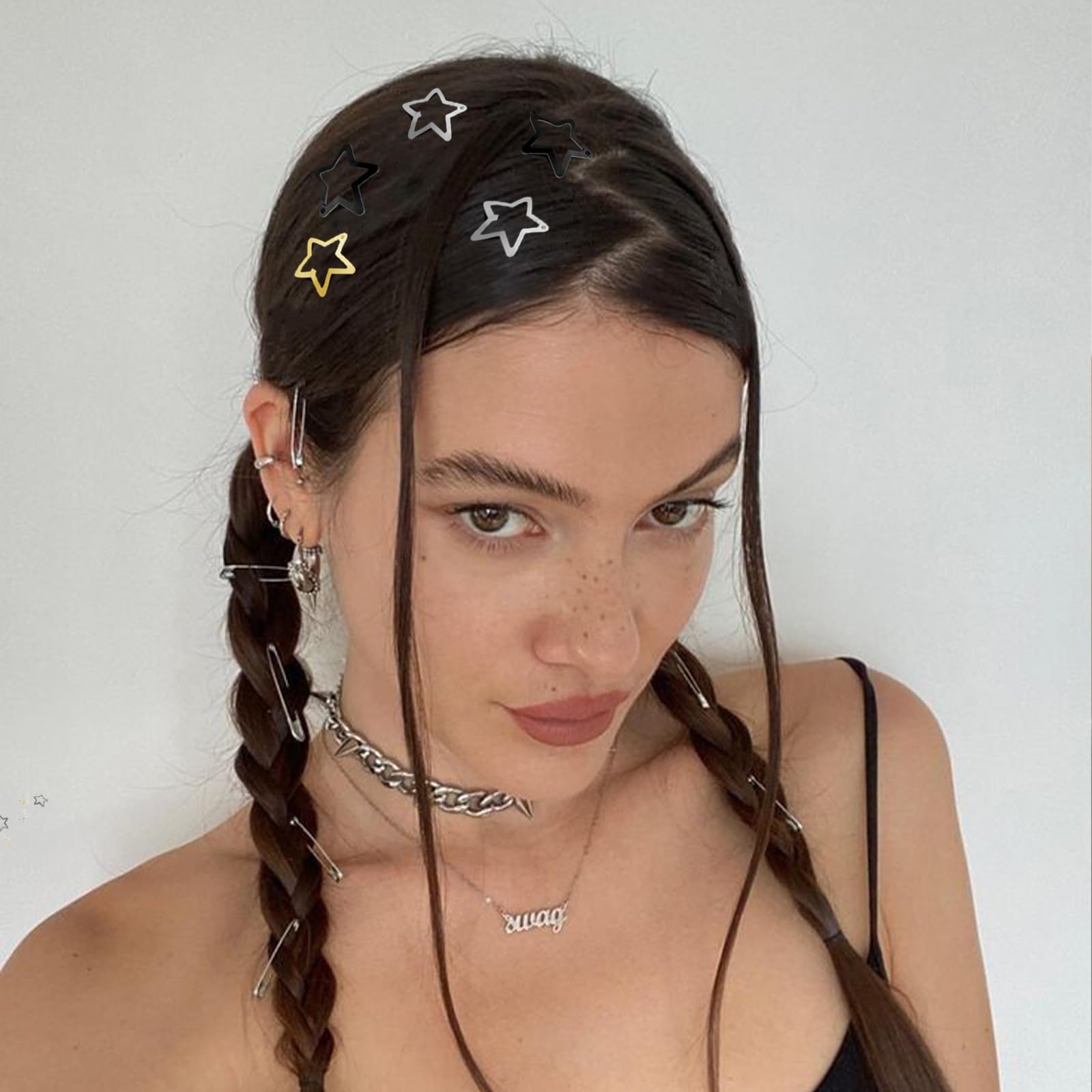 VIBILIA clips worn at a festival adding retro Y2K flair and easy styling