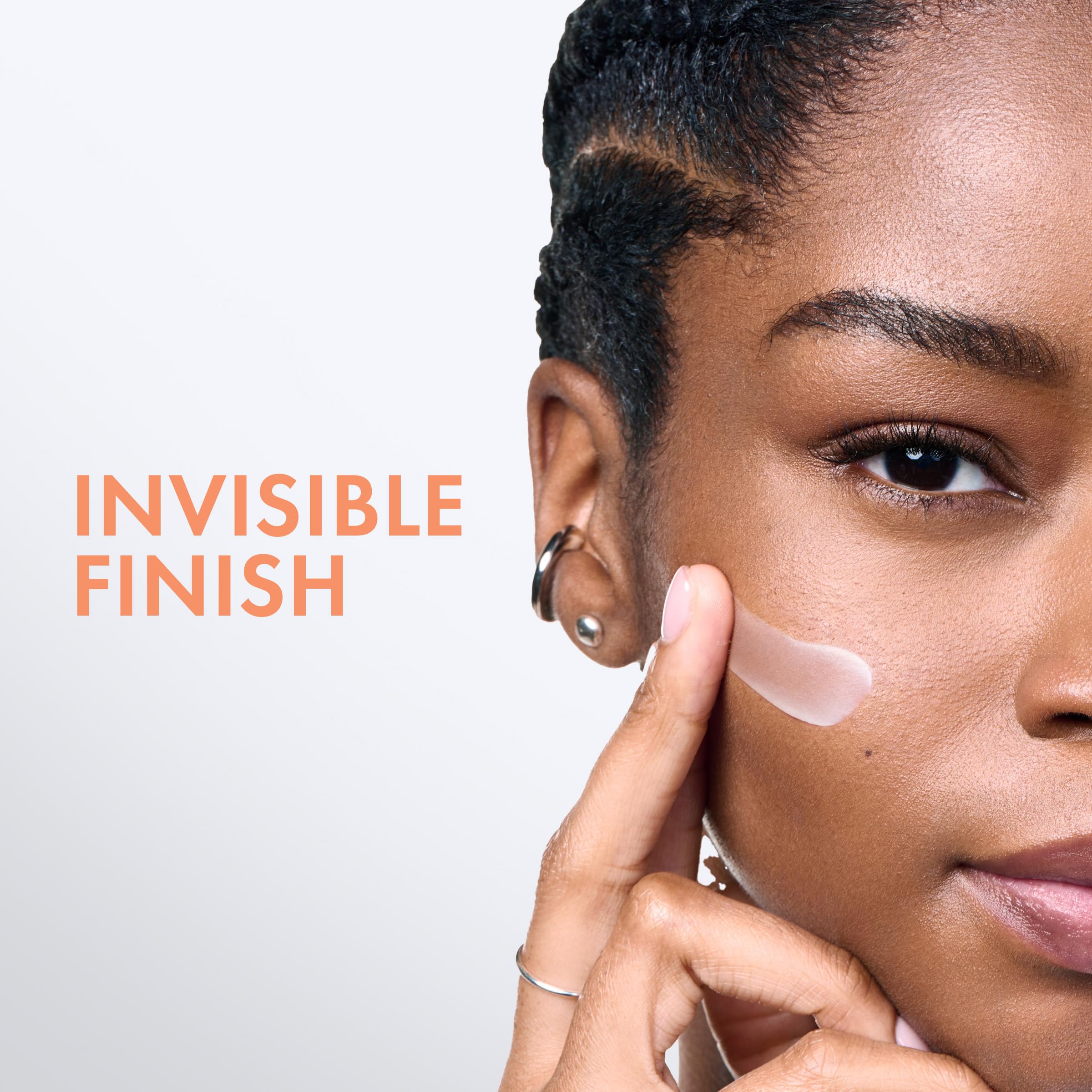 Vichy application on face demonstrating invisible finish and easy layering benefit