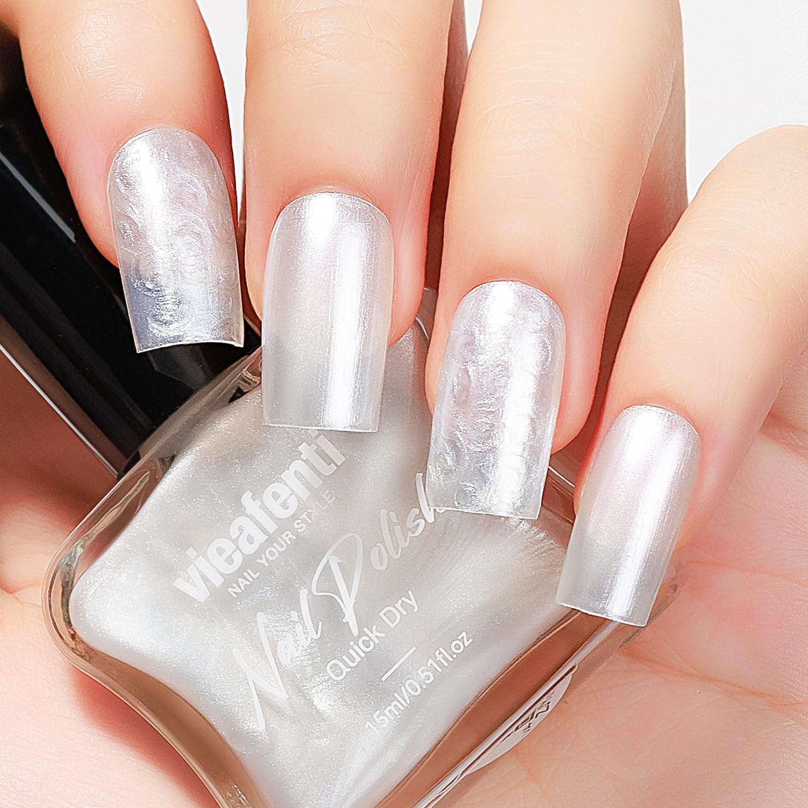 vieafenti front bottle showing pearl white iridescent finish and glossy benefit