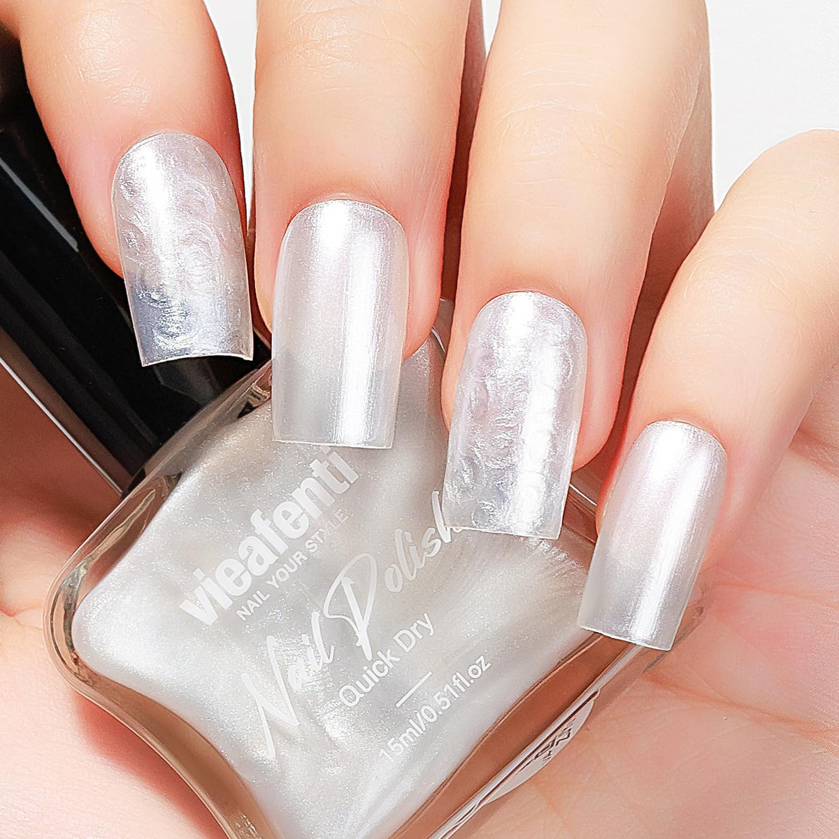 vieafenti front bottle showing pearl white iridescent finish and glossy benefit