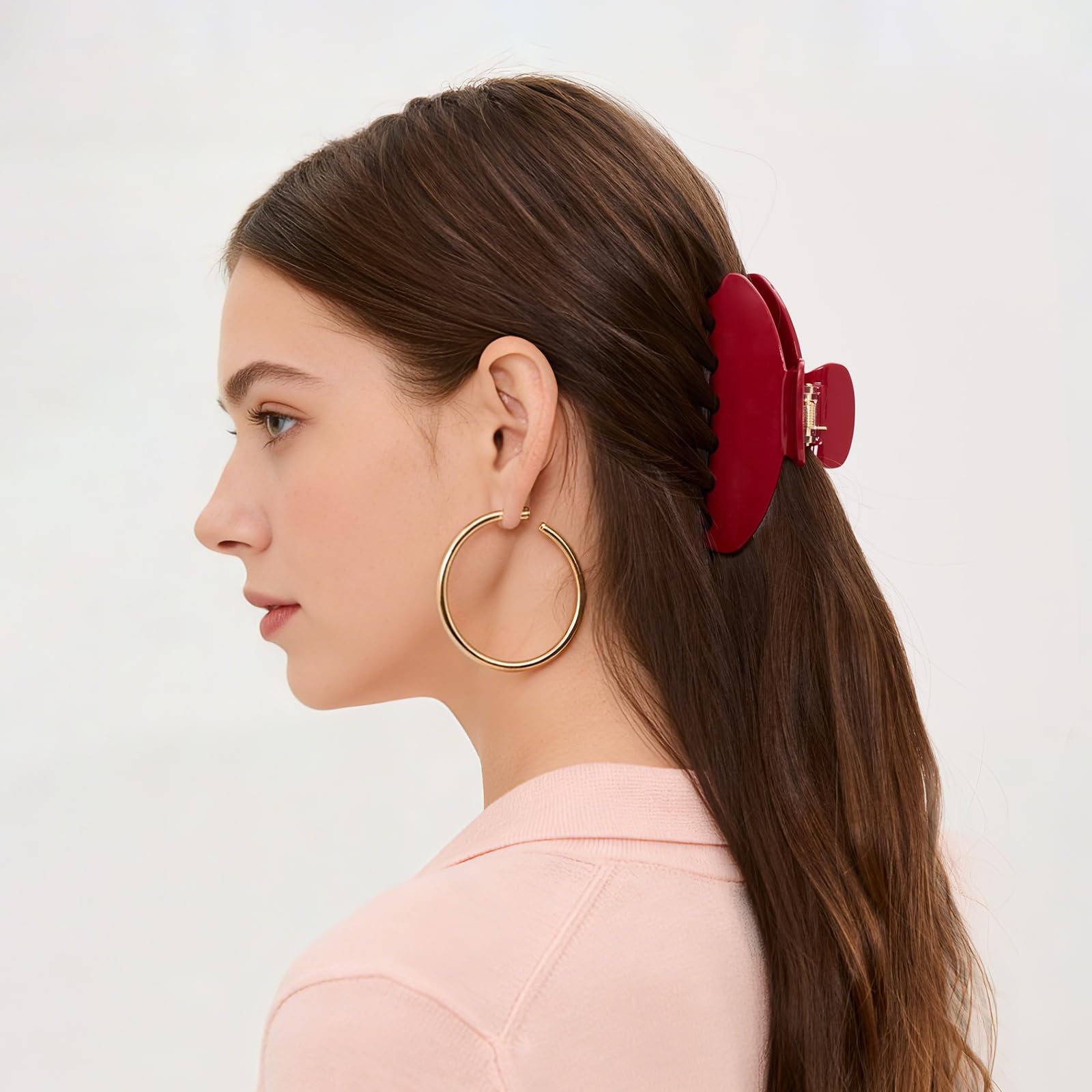 Vigorpace clip in woman's hair demonstrating secure everyday styling