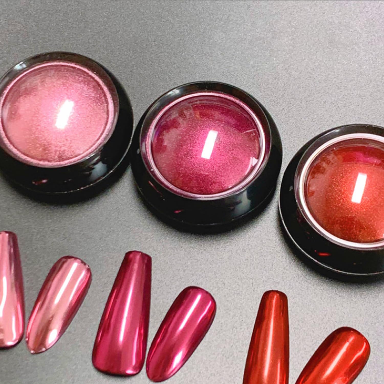 Vonrui powder texture close-up showing ultra-fine pigment with smooth metallic reflection benefit