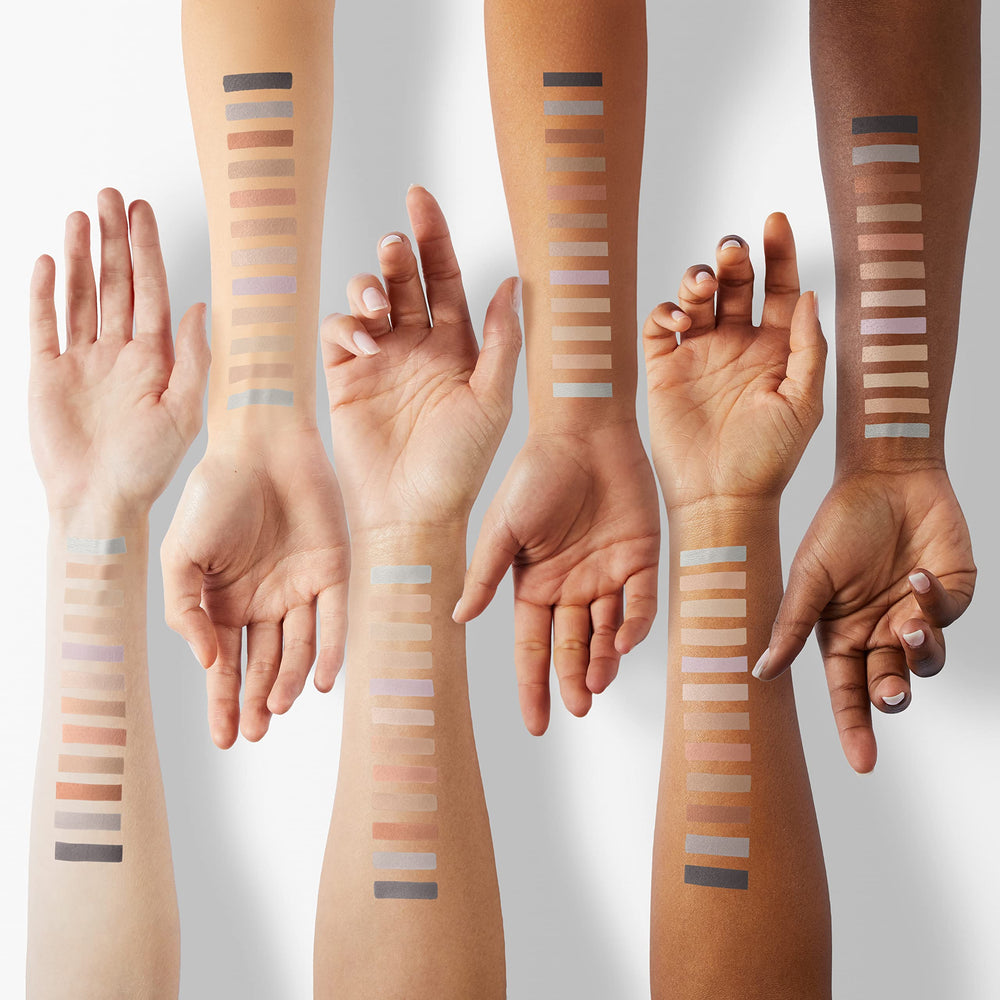 W7 dual-ended brush detail illustrating easy on-the-go application
