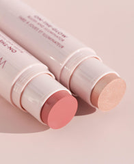 Wander Beauty close-up of blush end texture for creamy blend and natural finish