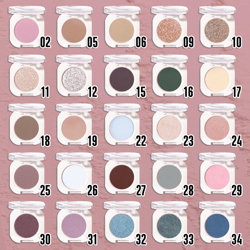 WanTuoluo fingertip applying cream-to-powder shadow showcasing easy application benefit