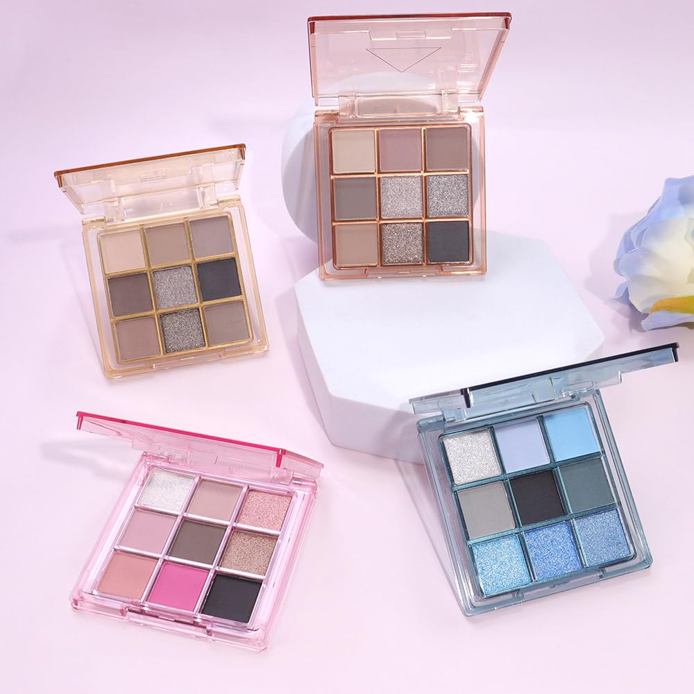 WanTuoluo palette inside a makeup bag showing portability and everyday convenience