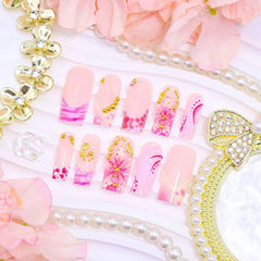 WBRRFJJ nails applied on model hand demonstrating wearable spring-summer manicure look