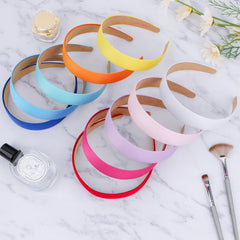 Wecoe lifestyle portrait outdoor wearing headband for polished look