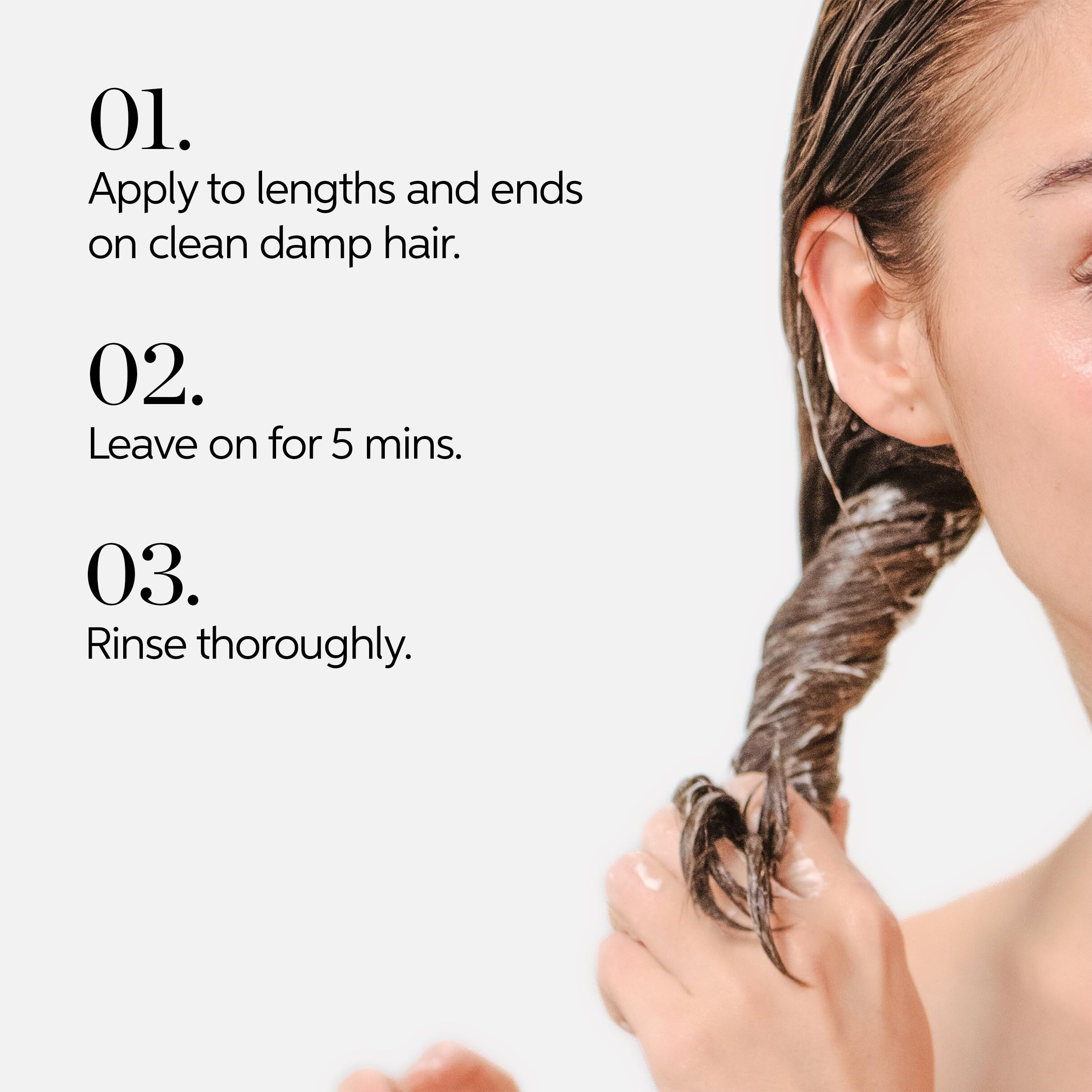 Wella Professionals in-salon scene showing stylist using the mask for restore