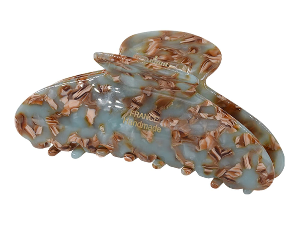 Wenlly front view green marble claw showing elegant shape and secure hold