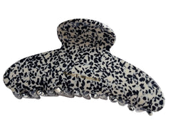 Wenlly front view of tortoise shell clip showing elegant design and reliable hold