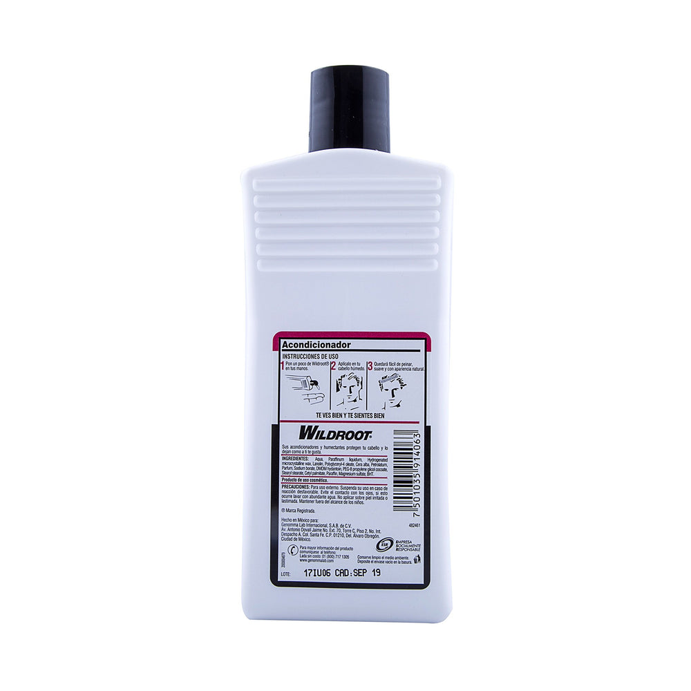 Wild Root applying conditioner to scalp and hair demonstrating flake-reduction benefit