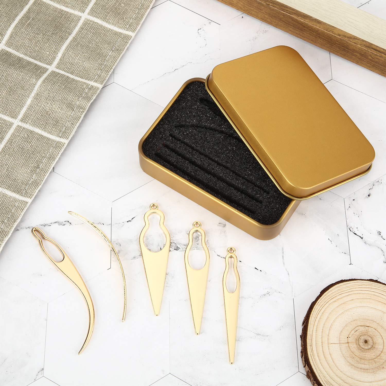 WILLBOND set shown in a styling scene to illustrate practical everyday use