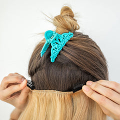 WILLBOND clips in a salon setting with tools indicating professional-ready supplies