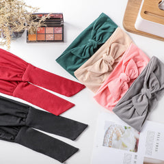WILLBOND flat-lay showing band length and width, adjustable sizing benefit