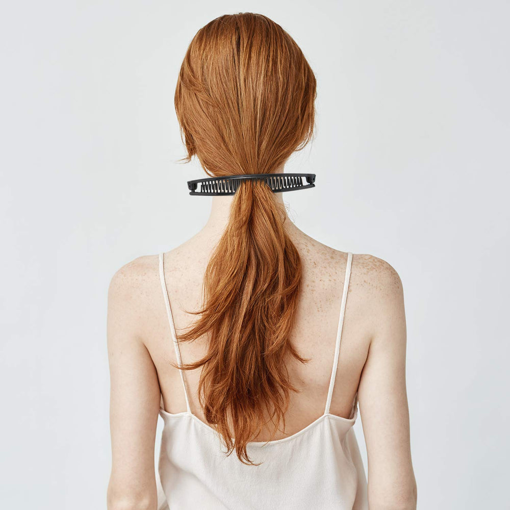 WILLBOND clip beside hand showing size for comfortable handling