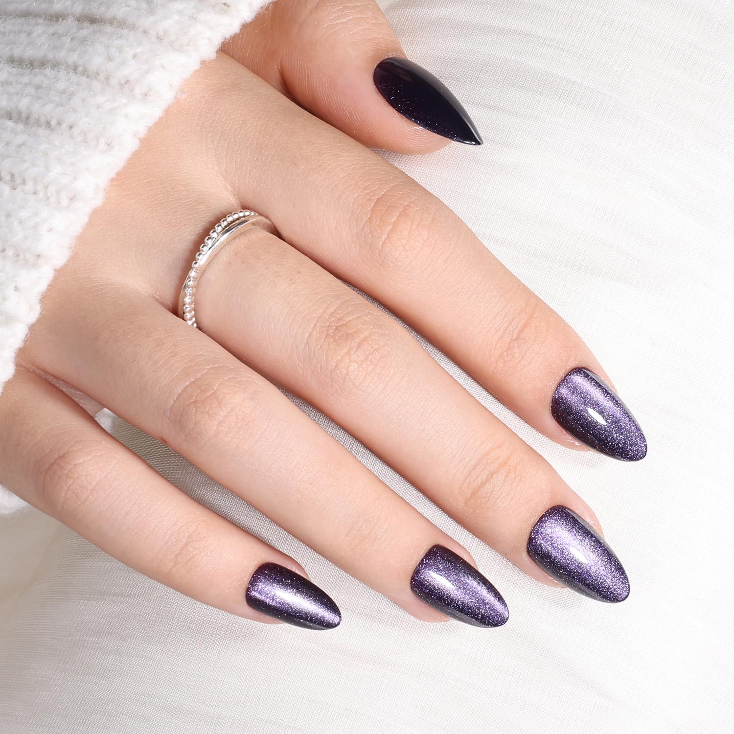 WiniBeauty step-by-step application with adhesive and cuticle stick