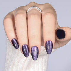 WiniBeauty worn on hands showing short almond shape and shine