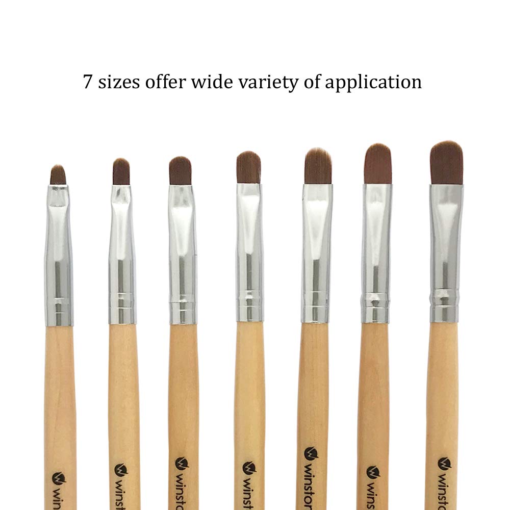 Winstonia brush applying poly gel for precise sculpting and smooth finish